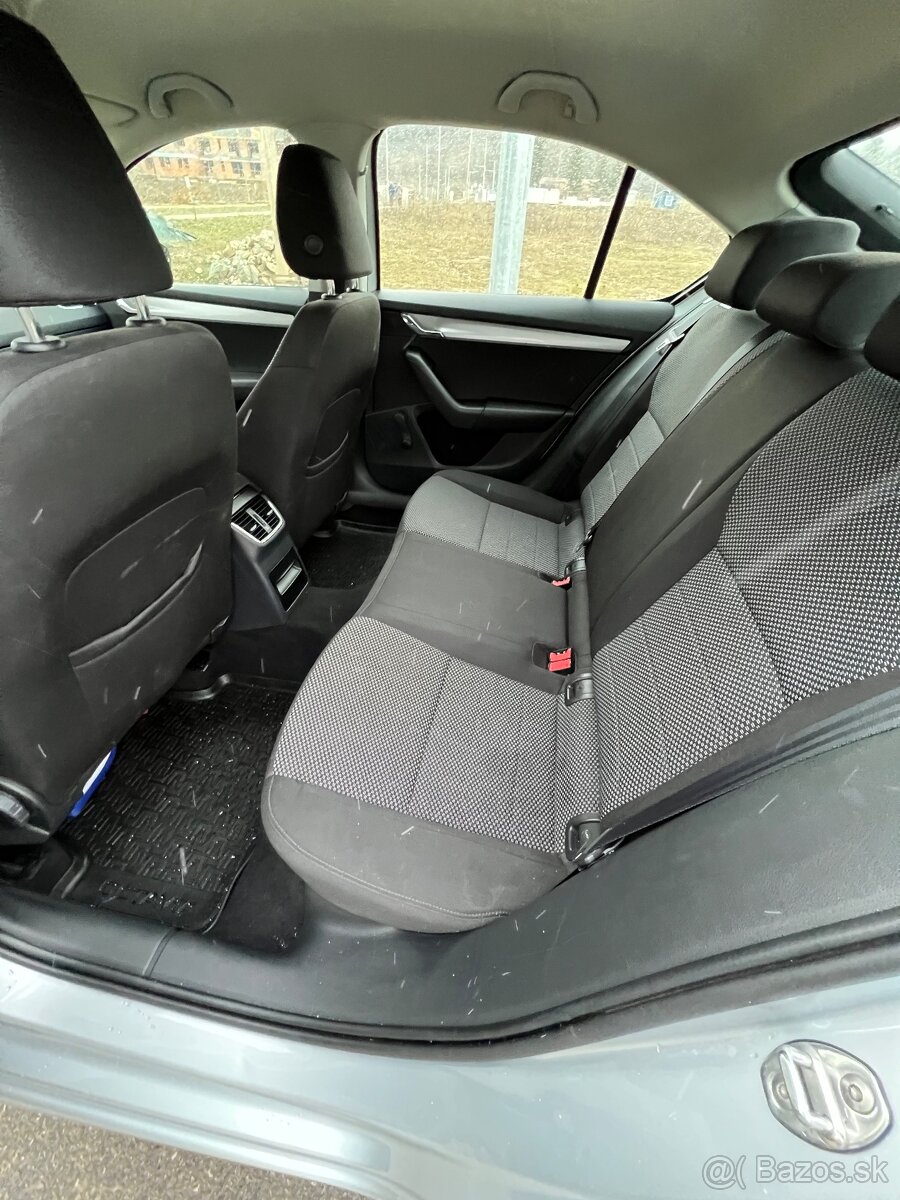 Predám škoda Octavia 1,6 TDI DSG - 9