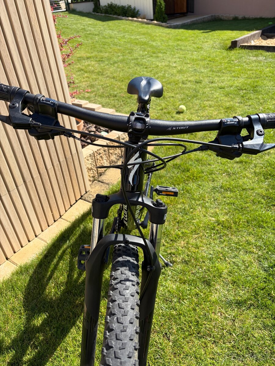 Specialized Rockhopper 27,5 kolesá - 9