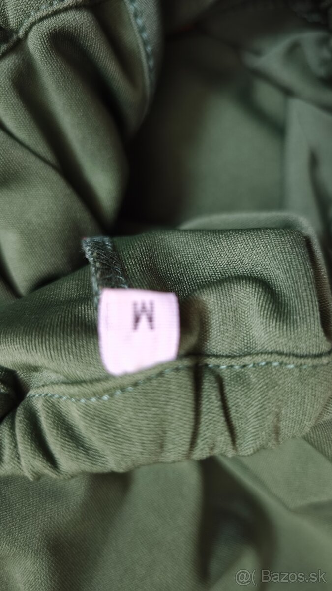 Zelené šaty s volánom - 9