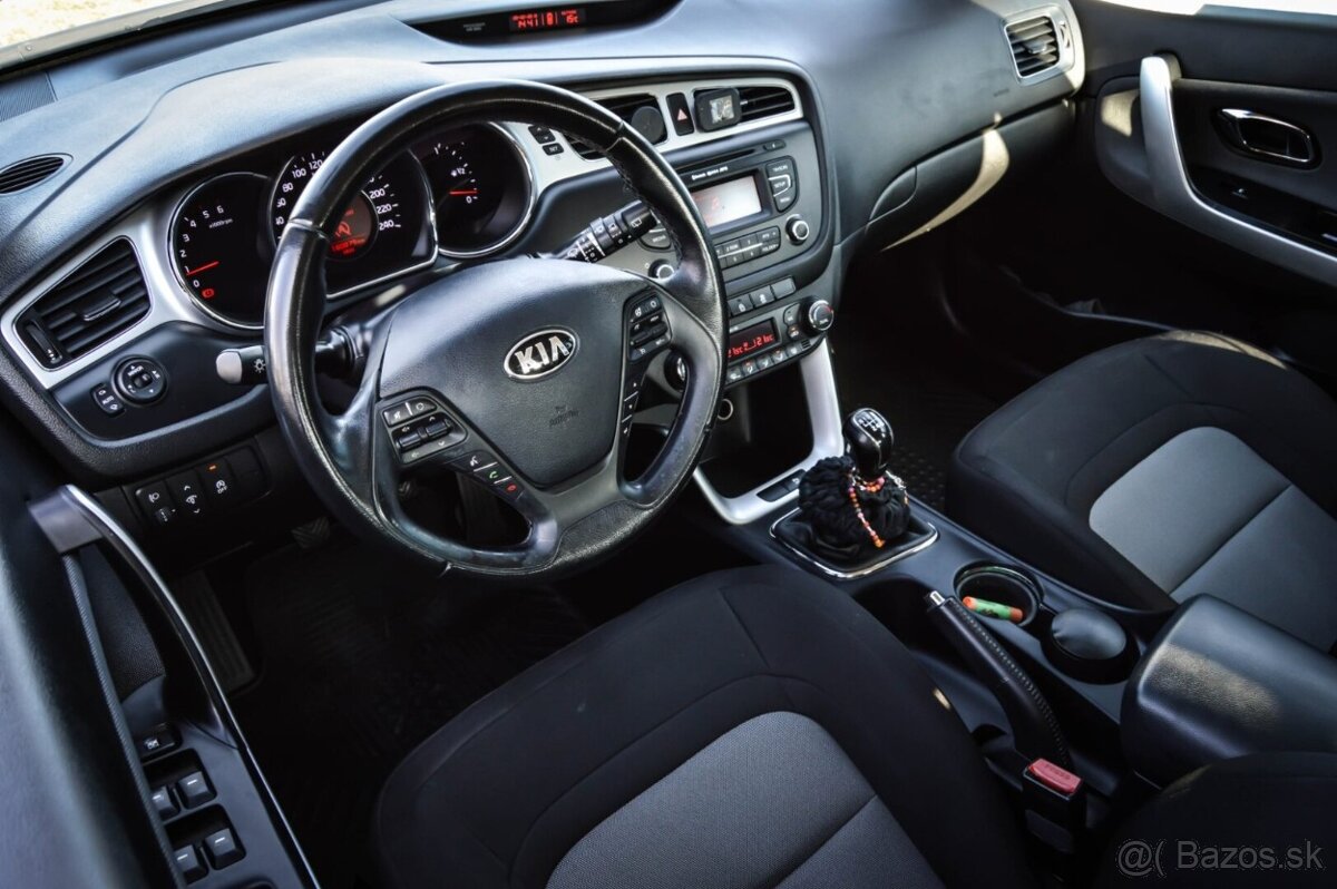 Kia Ceed 1.6 CRDi 81kW 2012 • 6 rýchlostí • Tempomat • - 9