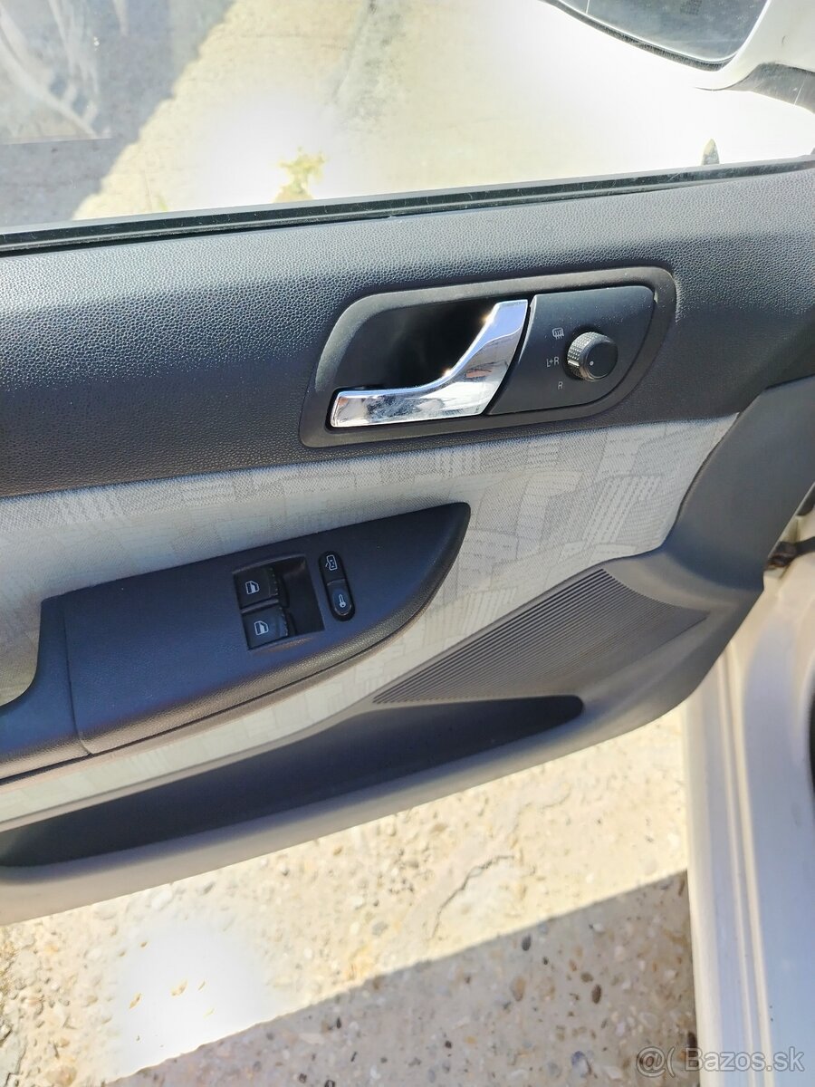 Škoda fabia Combi 1,4 MPI - 9