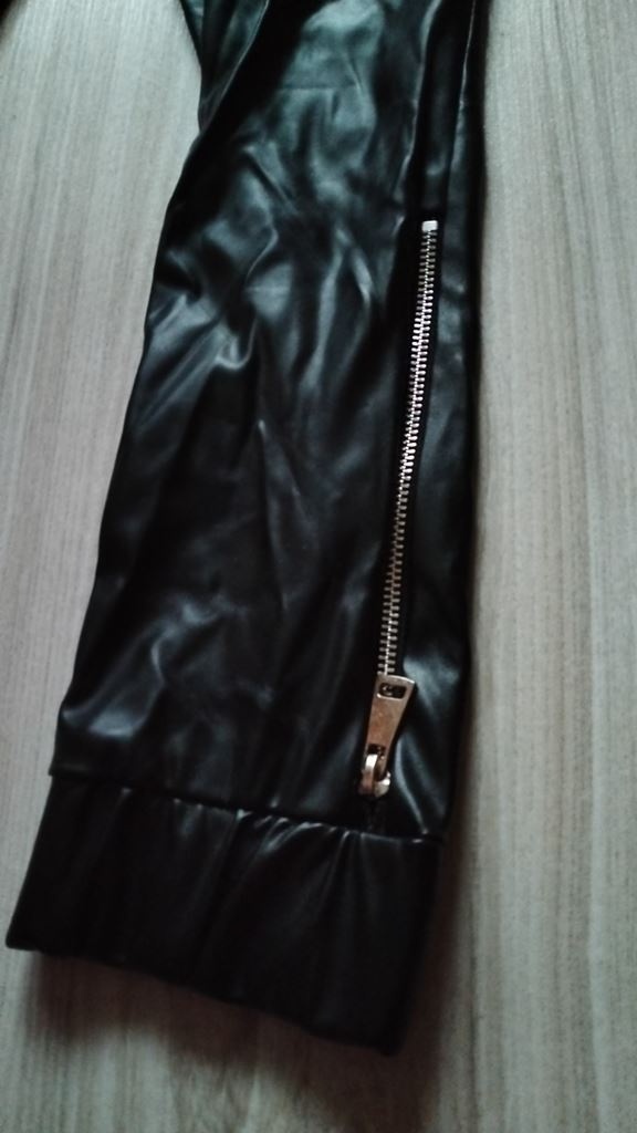 Koženkové legíny, v. M - 9