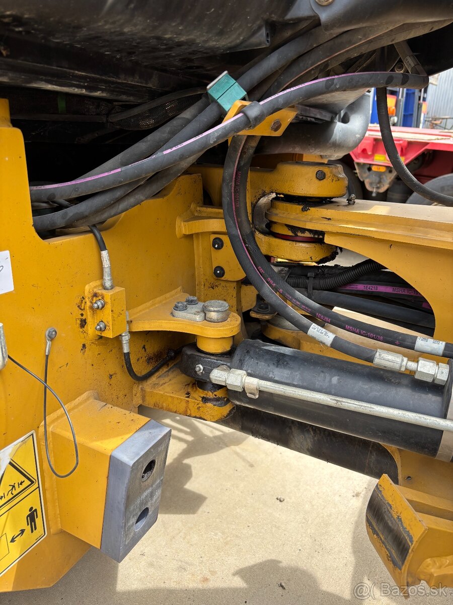 Na prodej: Kolový nakladač CAT 908 (2018) - 9