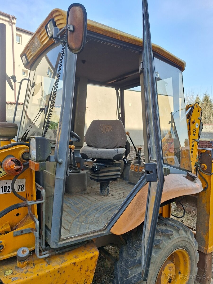 JCB 2CX - 9