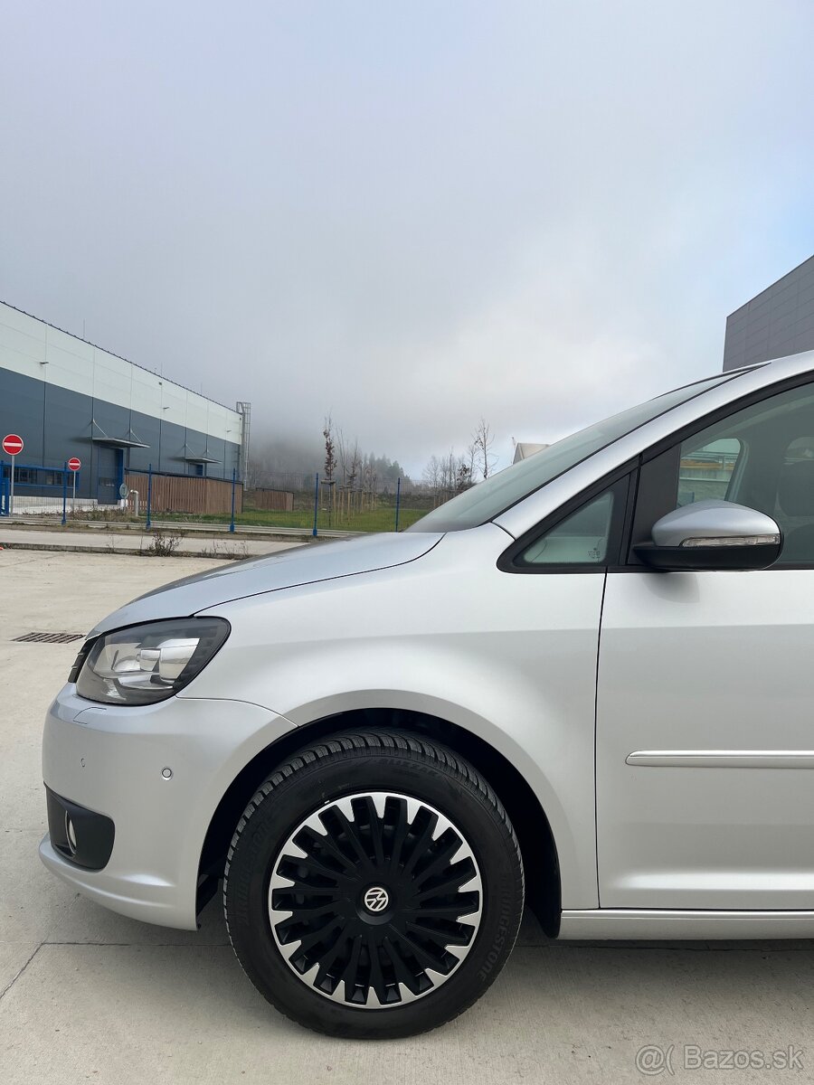 VW Touran 2.0TDI Higline 7miestny - 9