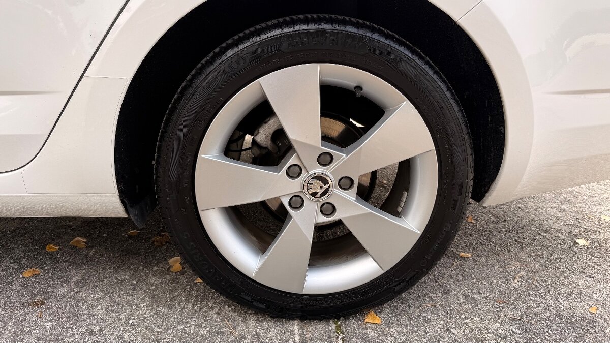 Škoda Octavia Combi 1,6 TDi Elegance - 9