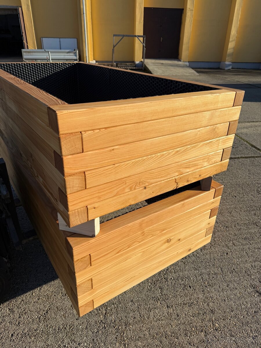 Vyvýšené záhony na mieru červený smrek - 9