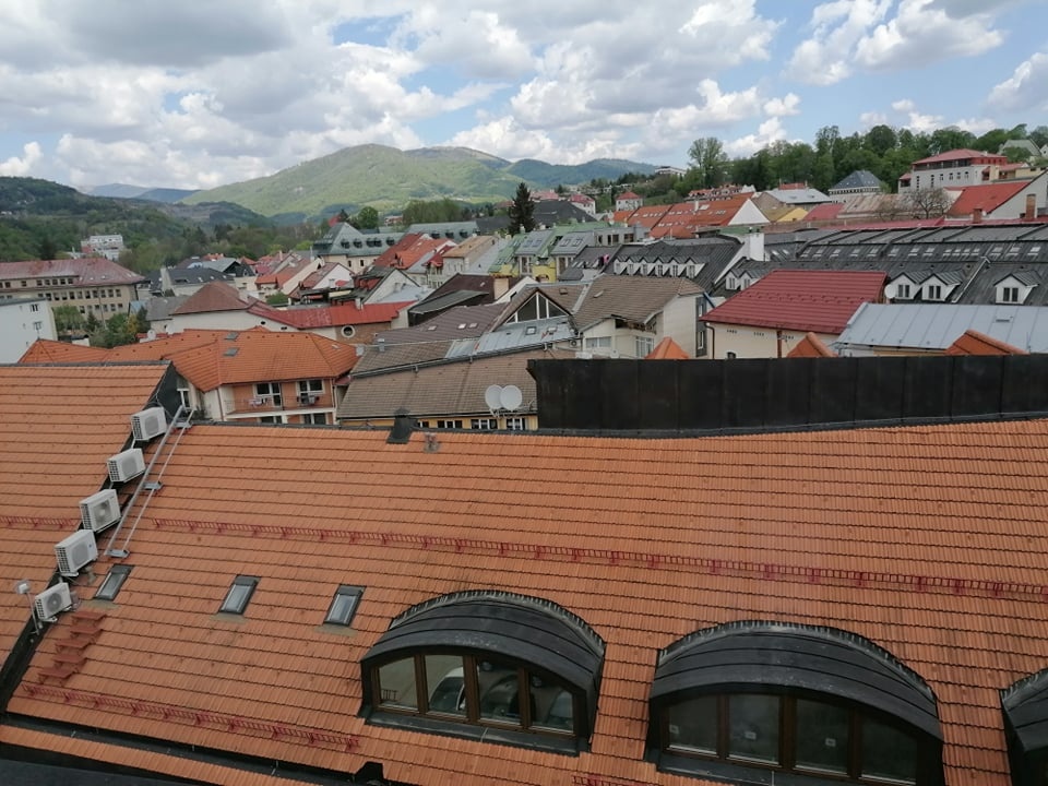 Na prenájom 2-izbový byt s mezonetom centrum Banská Bystrica - 9
