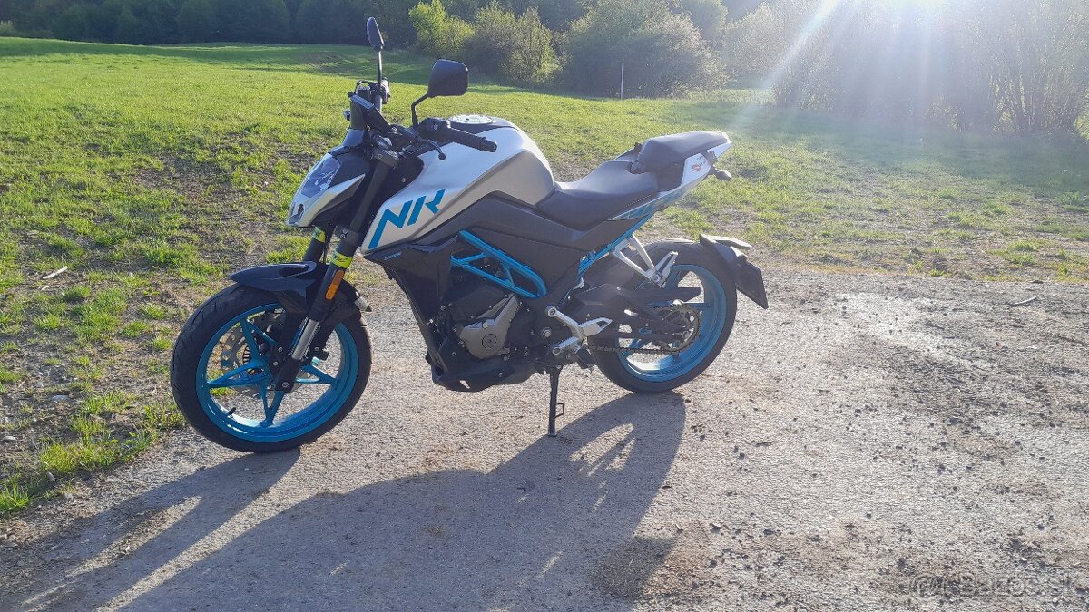 CF Moto 300 NK - 9