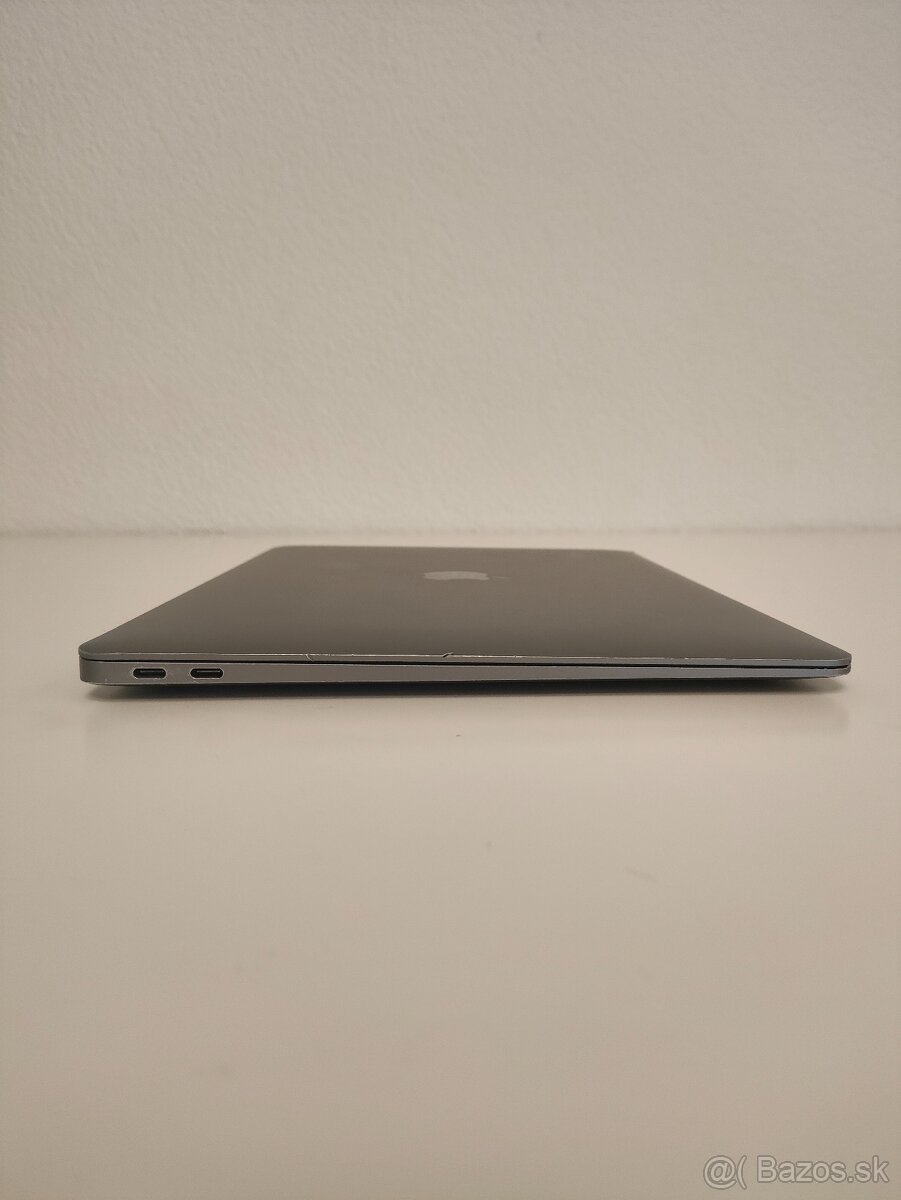 MacBook Air 13" 2019 | i5 • 8GB • 128GB - 9