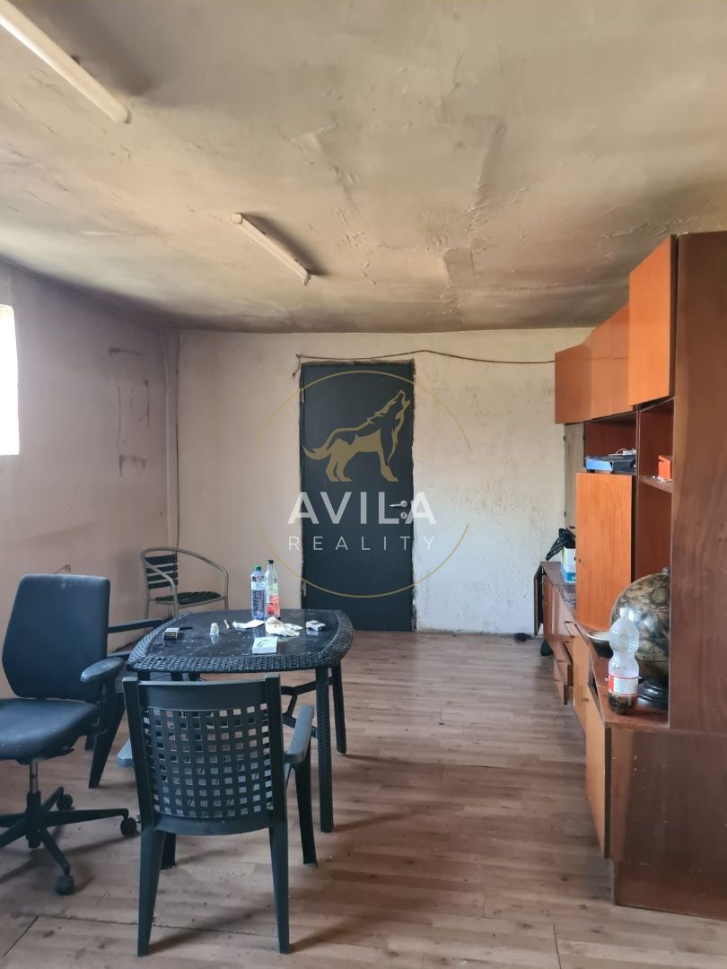 NA PRENÁJOM: veľkometrážna hala 5600m2 - Hrašné - 9