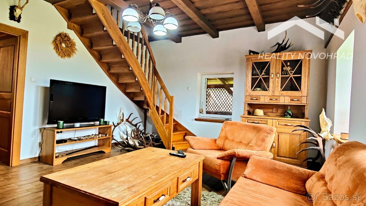 Vidiecke sídlo na polosamote Ábelovských Lazov - 9