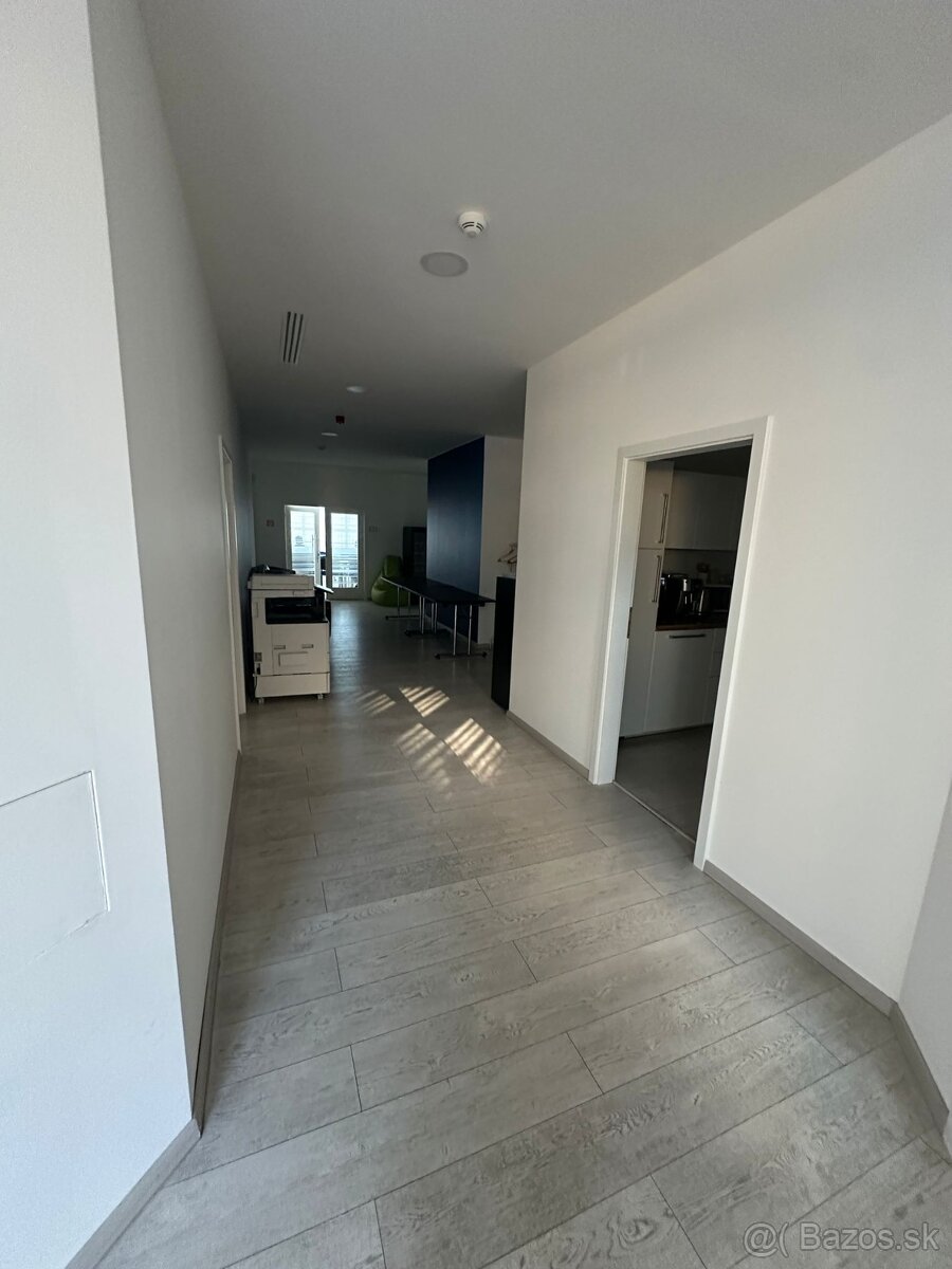 PRENÁJOM PRIESTOROV Bratislava - 5 minút od centra - 9