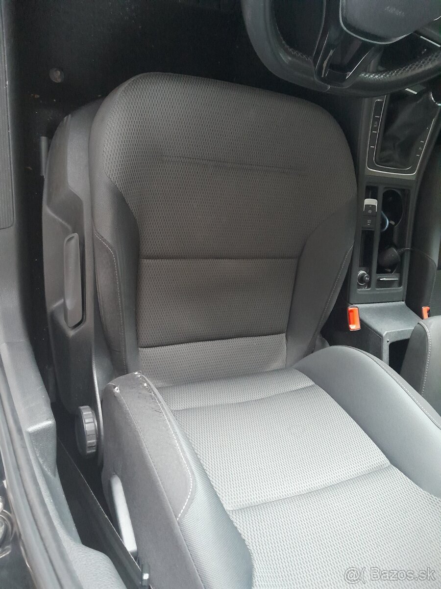 VW GOLF 7 COMBI 1,6TDI 77KW 2015 - 9