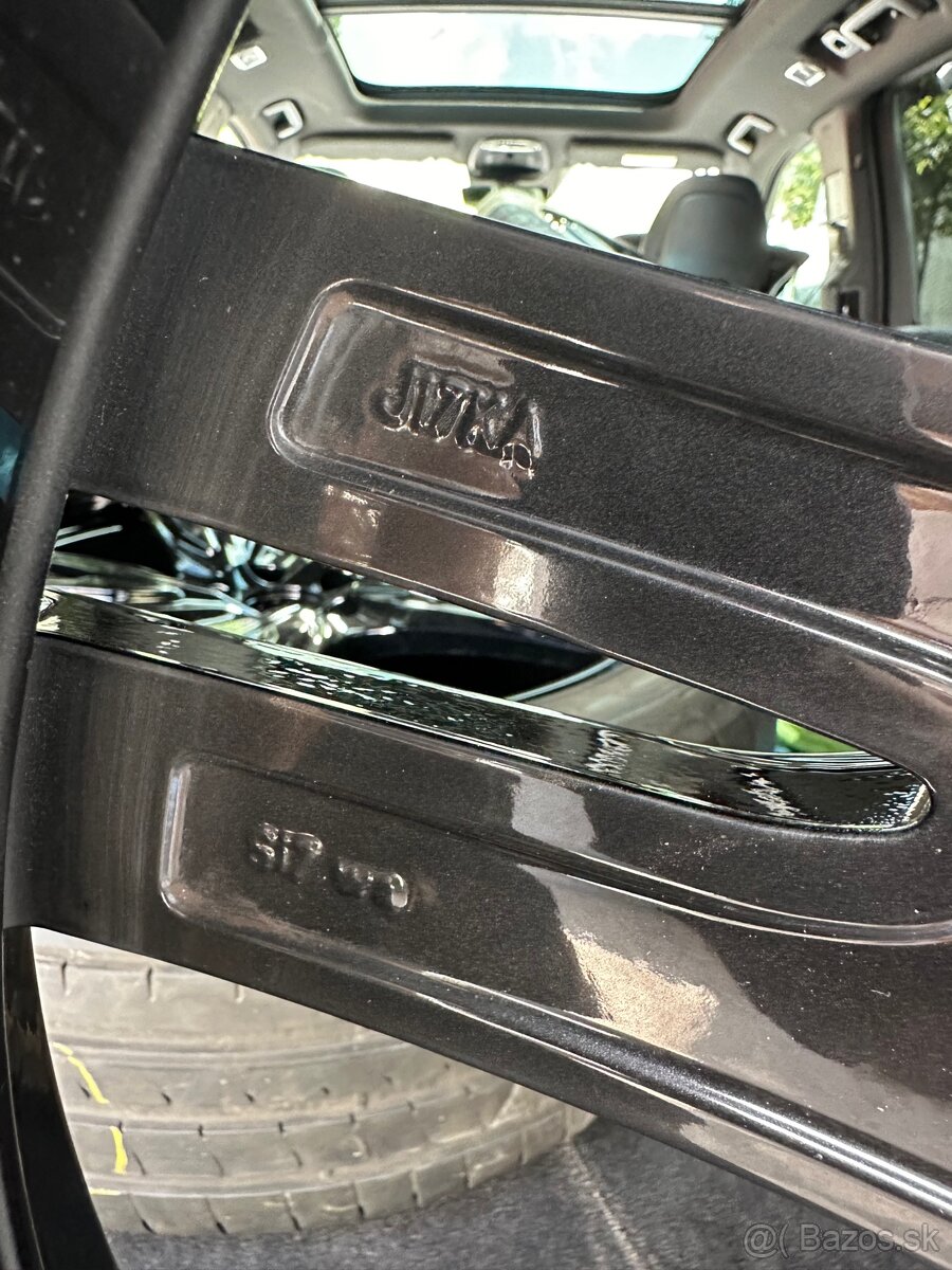 Čierne komplety Volvo R22 R-Design - 9