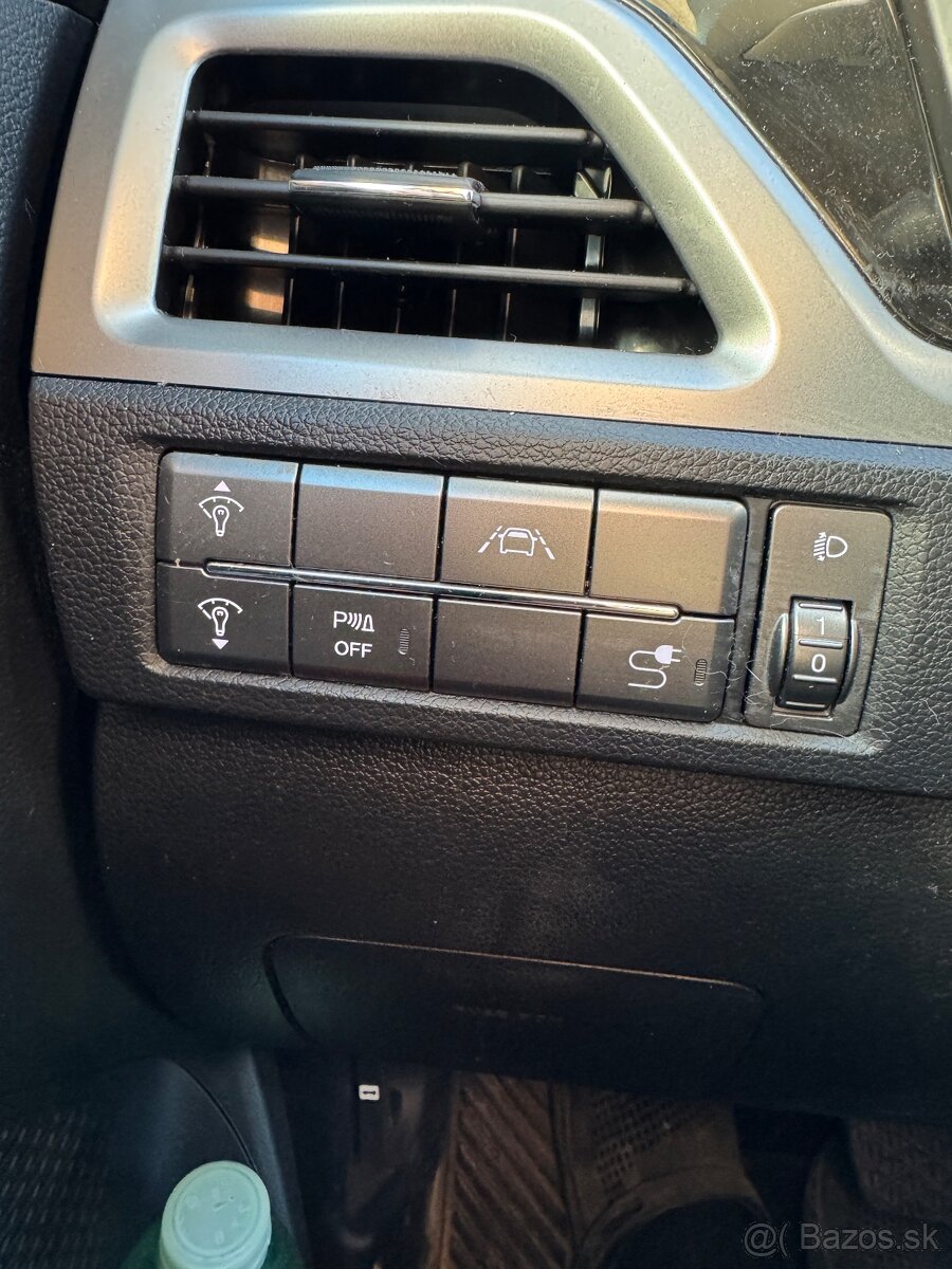 Ssang yong Korando 1.5 gdi style plus, 4x4 automat v záruke - 9