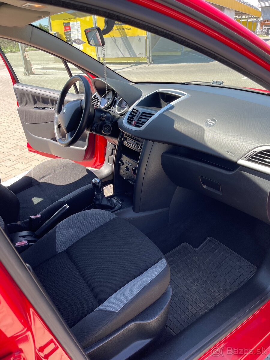 Peugeot 207 1.4 HDi r. 2009 - 9