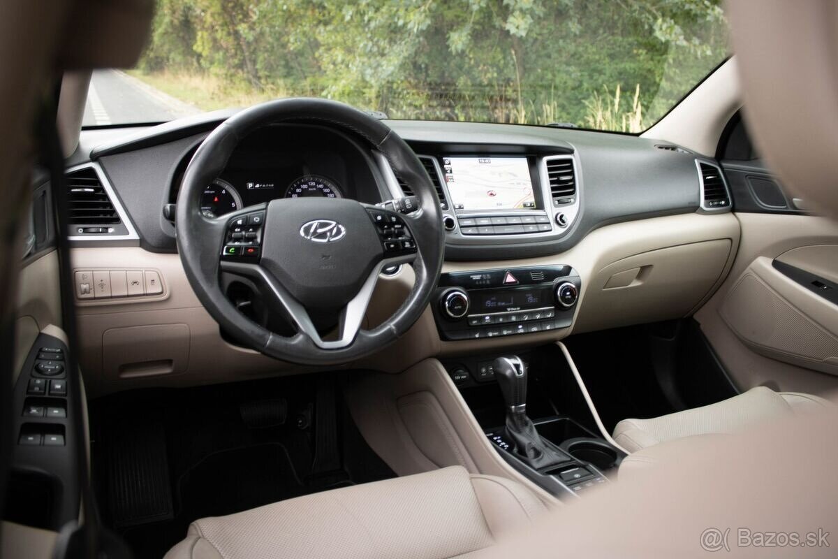 Hyundai Tucson 2.0 CRDi 4x4 A/T Premium - 9