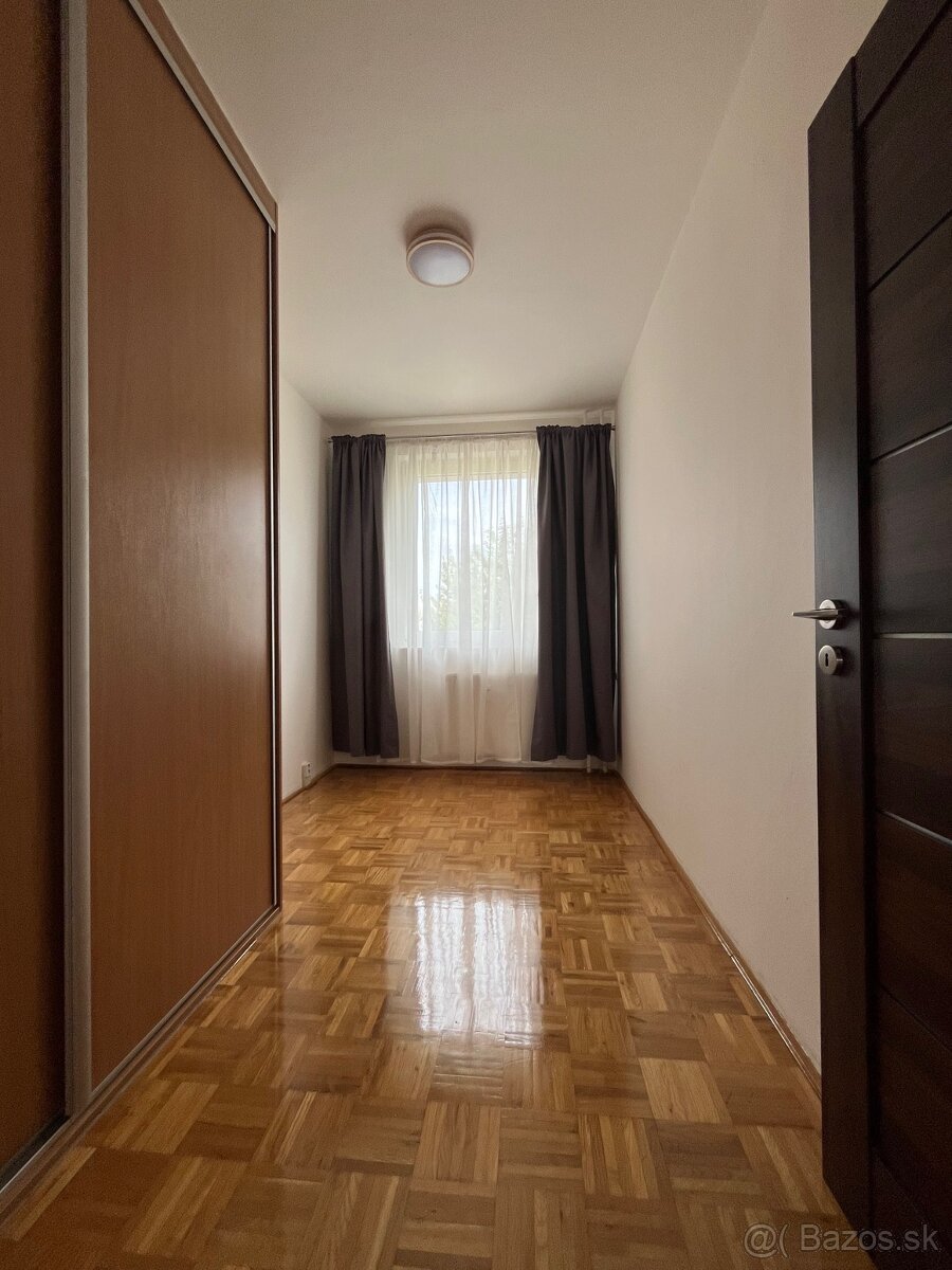 Pekný 3-izbový zariadený byt s loggiou - Sofijská ulica - 9