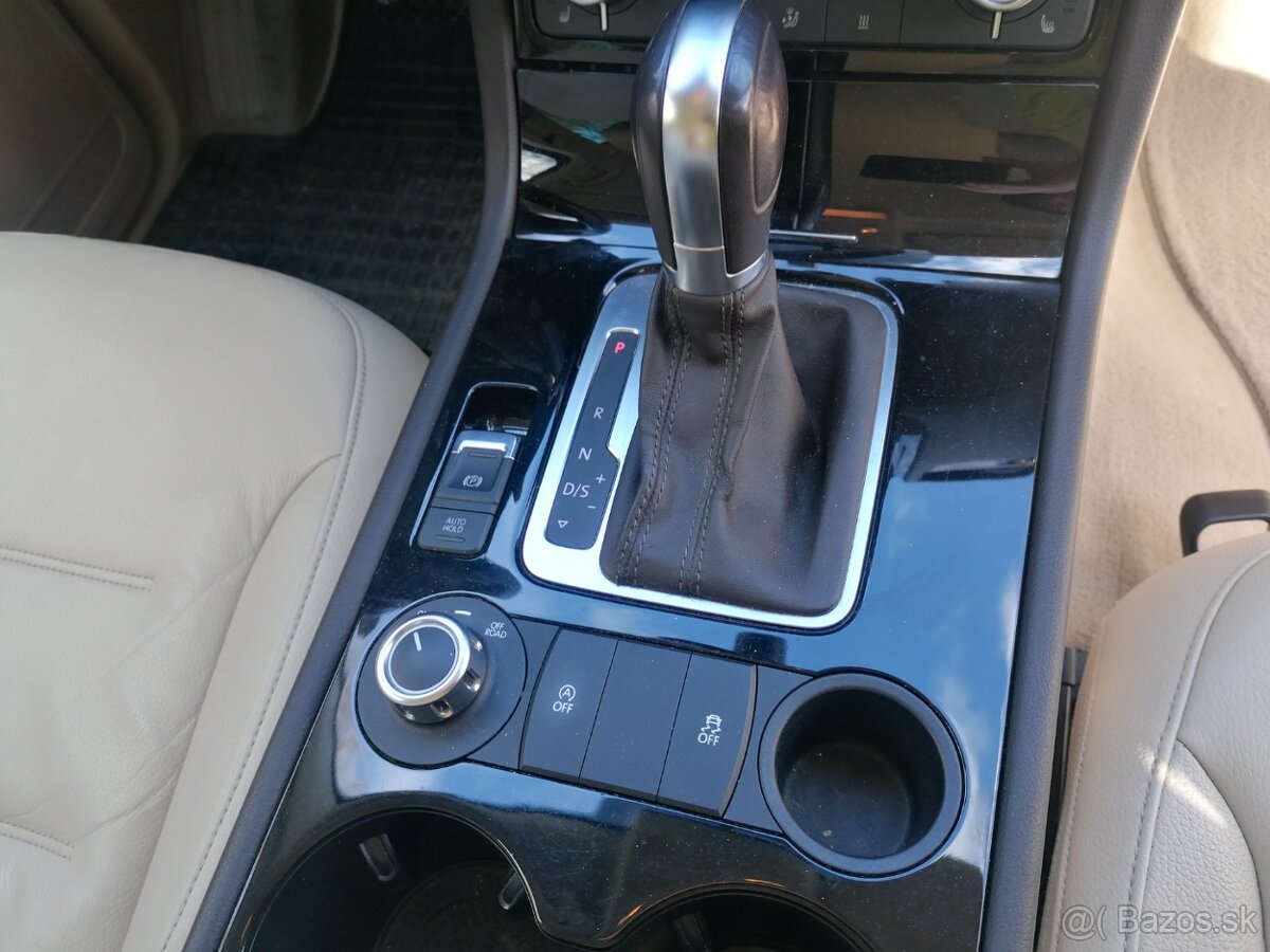 Volkswagen Touareg 3,0 TDI V6-180 kw - 9