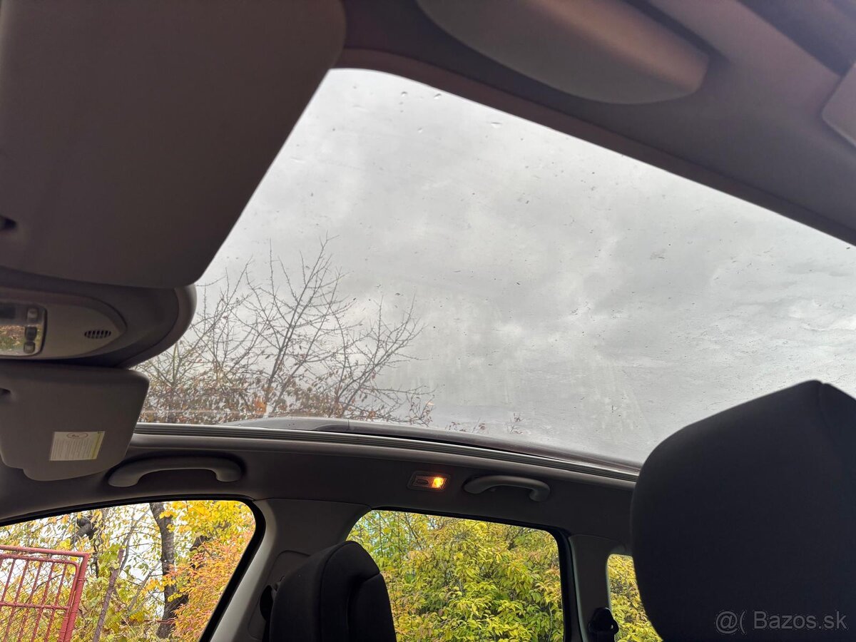 Peugeot 308 SW 1.6 HDi FAP Mont Blanc Premium - 9