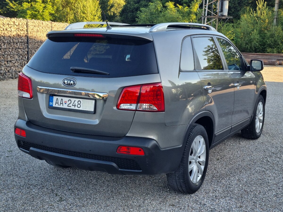 KIA SORENTO 2,2CRDi 4x4 7.MIESTNE - 9