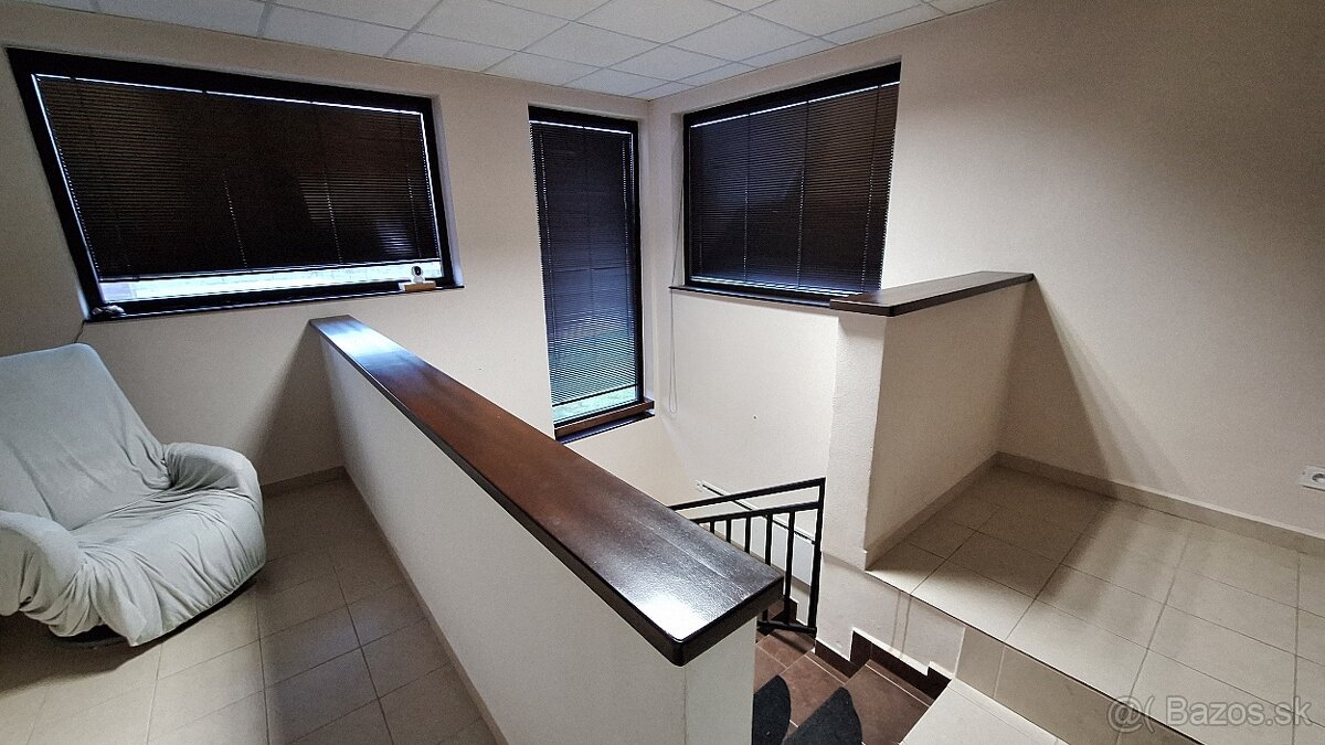 Rodinný dom na samote blízko jazera + 2,4 ha pôdy - 9