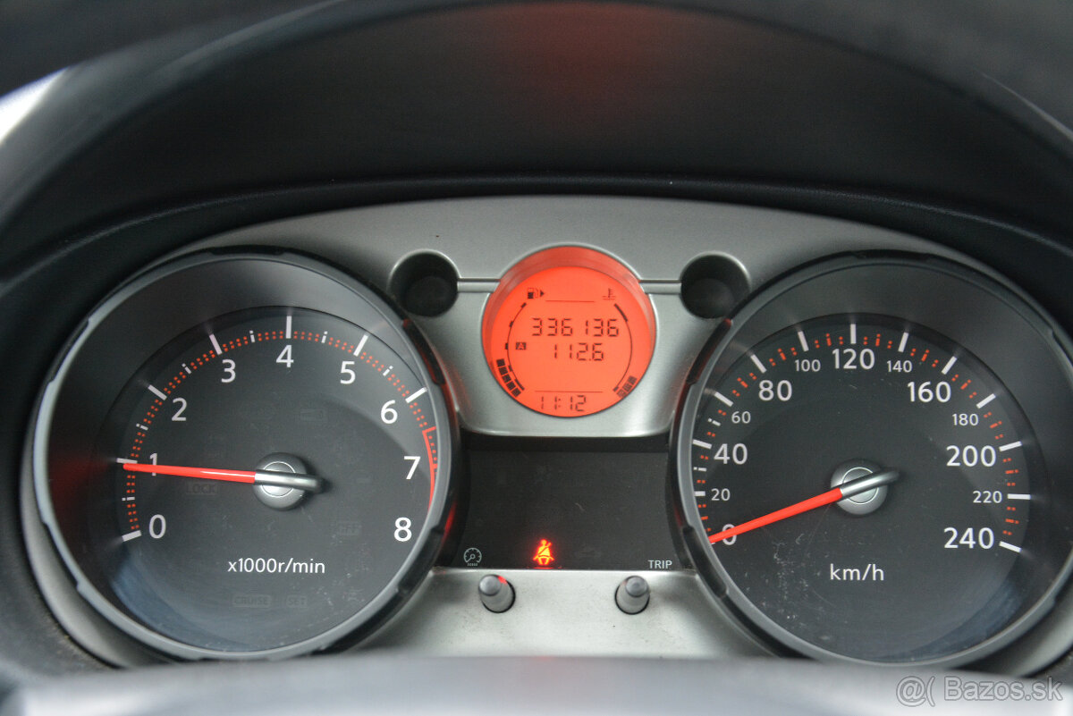 Nissan Qashqai 1.6 Benzín - 9