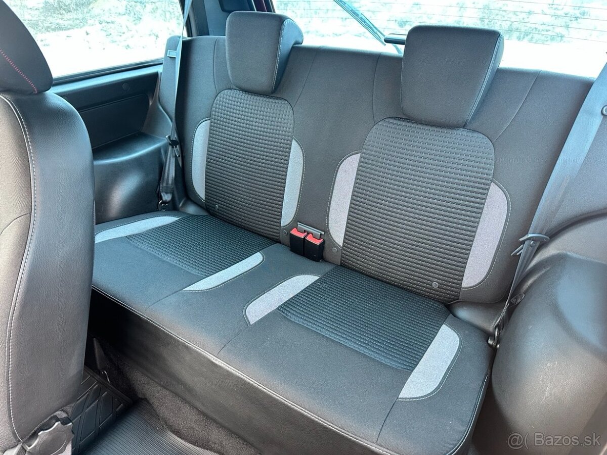 LADA NIVA URBAN BLACK EDITION - 9