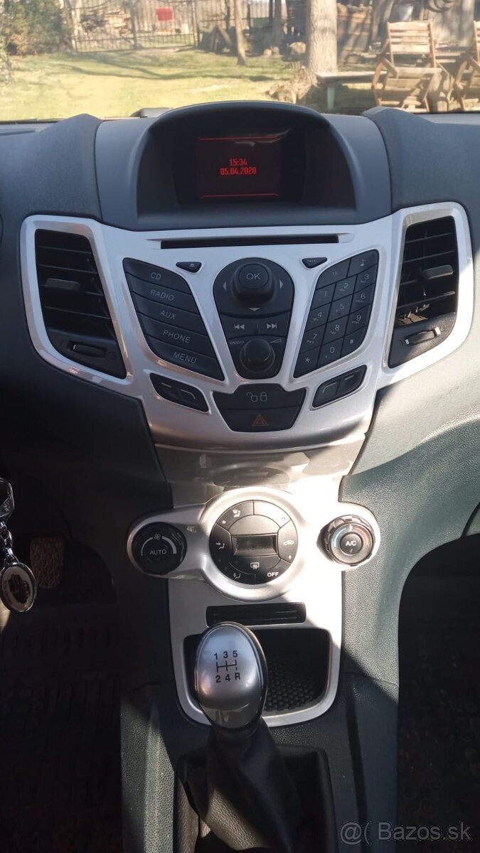 Ford Fiesta 1.6 Tdci Ghia - 9