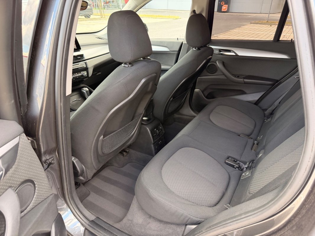 BMW X1 xDrive 25e Business Advantage A/T - 9