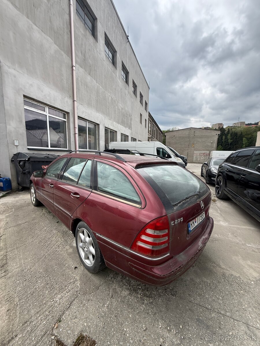 2x Mercedes C - 9