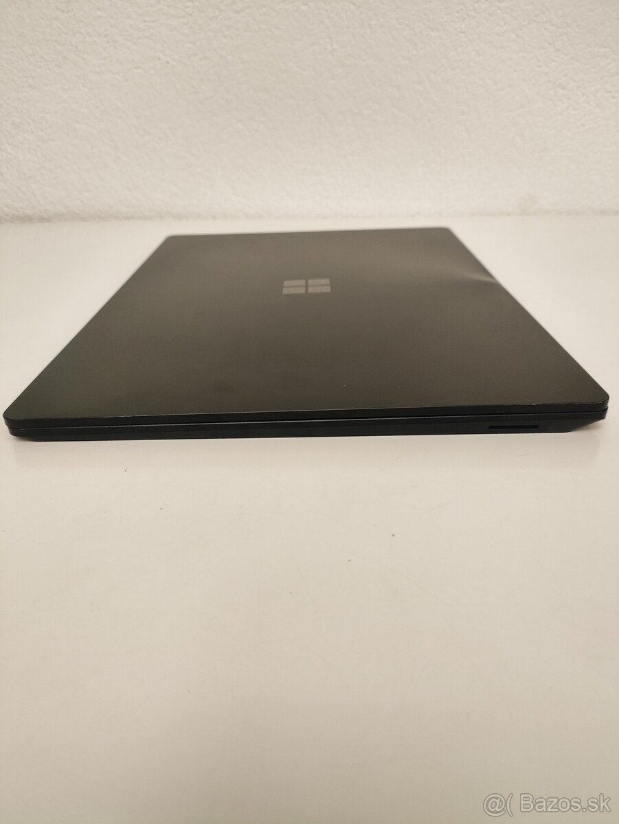 Microsoft Surface Laptop 4 | Intel Core i7 1185G7 • 16 GB RA - 9