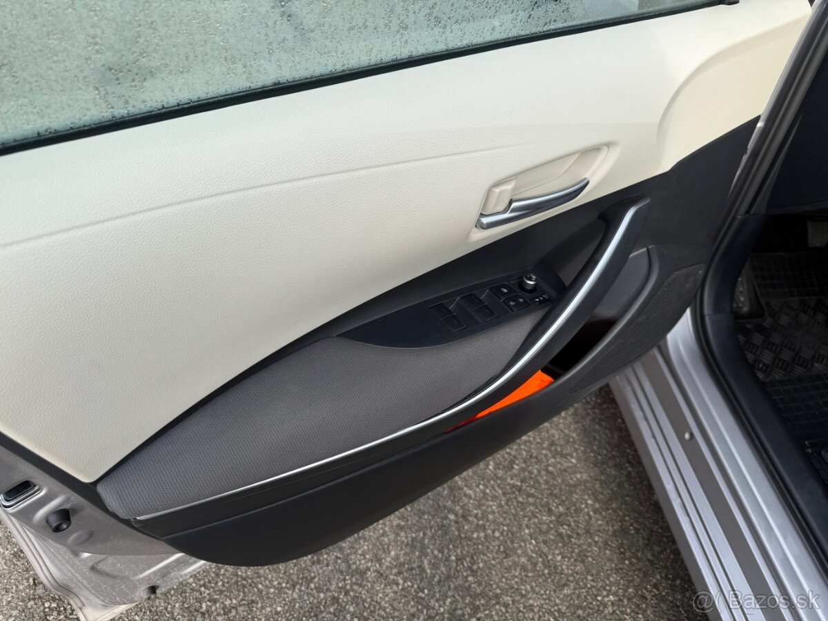 Toyota Corolla 1.6 VVTi Comfort Style Tech - 9