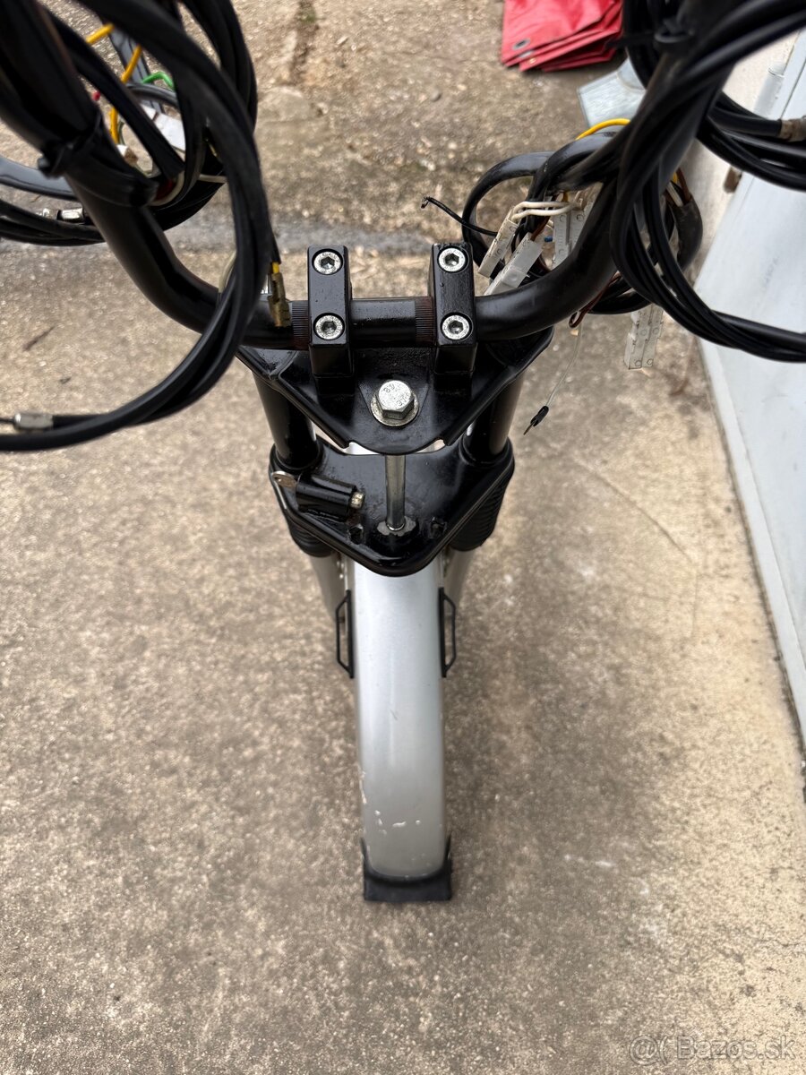 Manet korado predná vidlica - 9