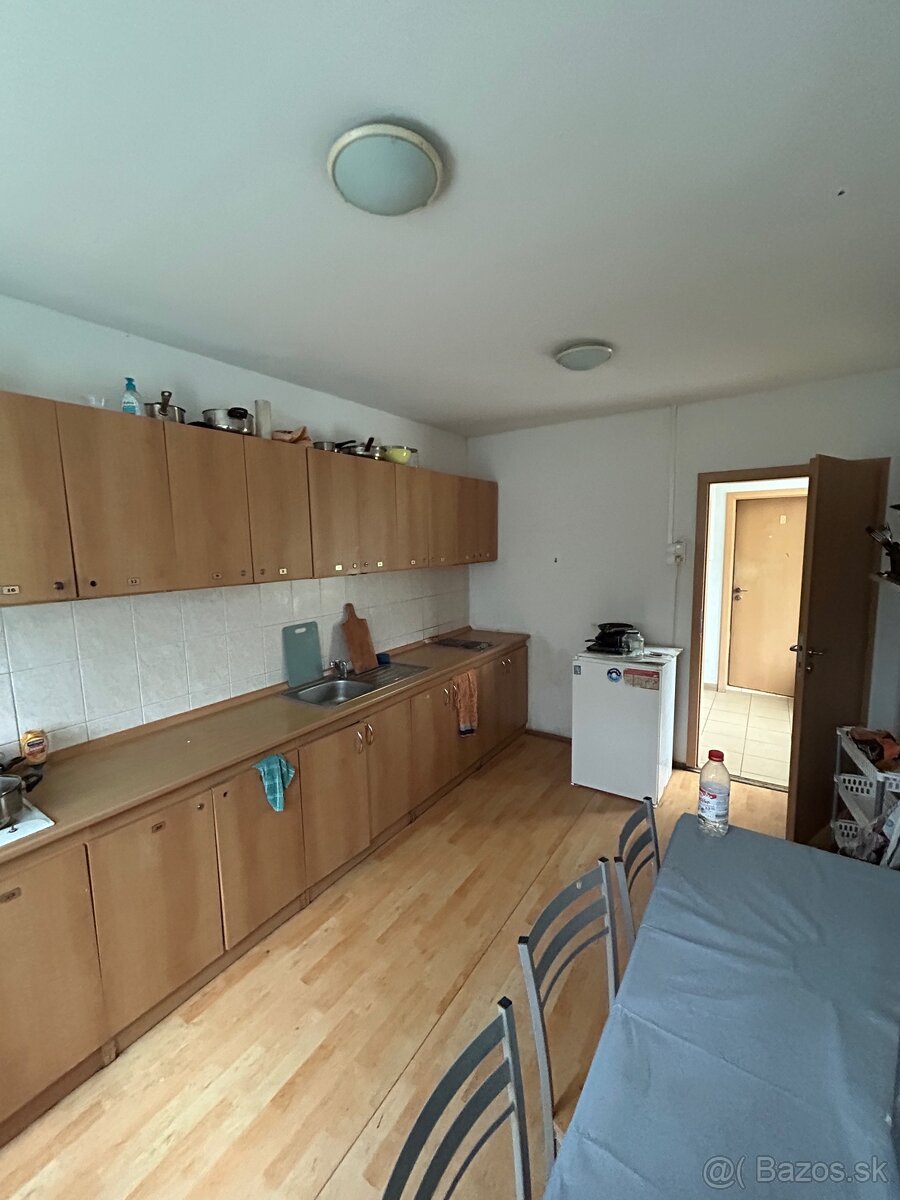 Ponuka prenájmu izby v spoločnej budove - 9