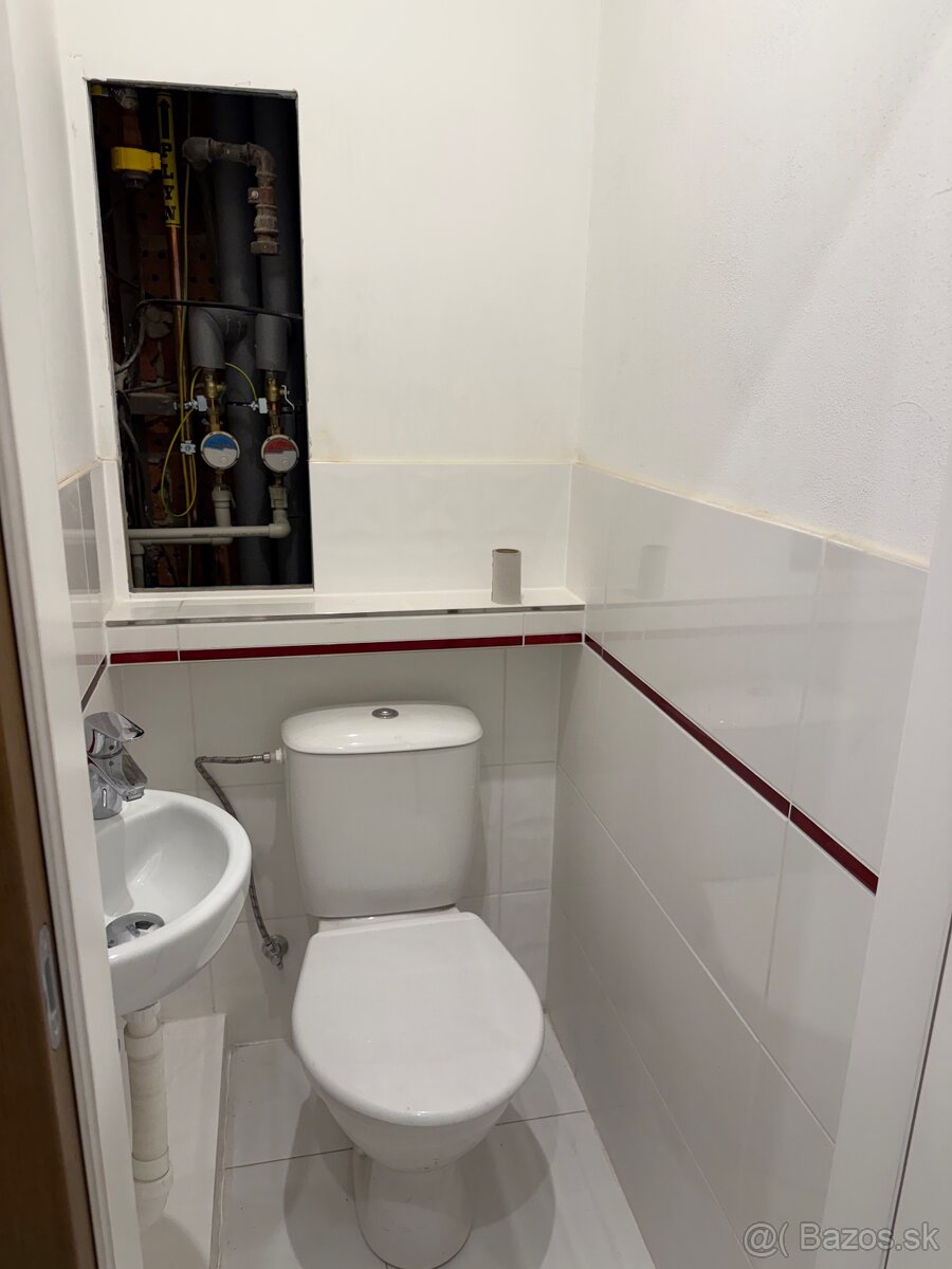 3 izb. byt s balkónom v centre Levoče - 9