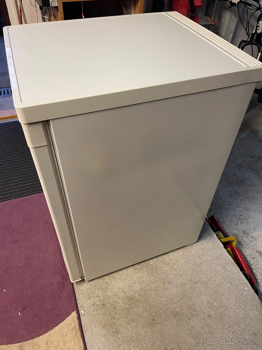 Liebherr chladnička s mrazničkou v super stave - 9