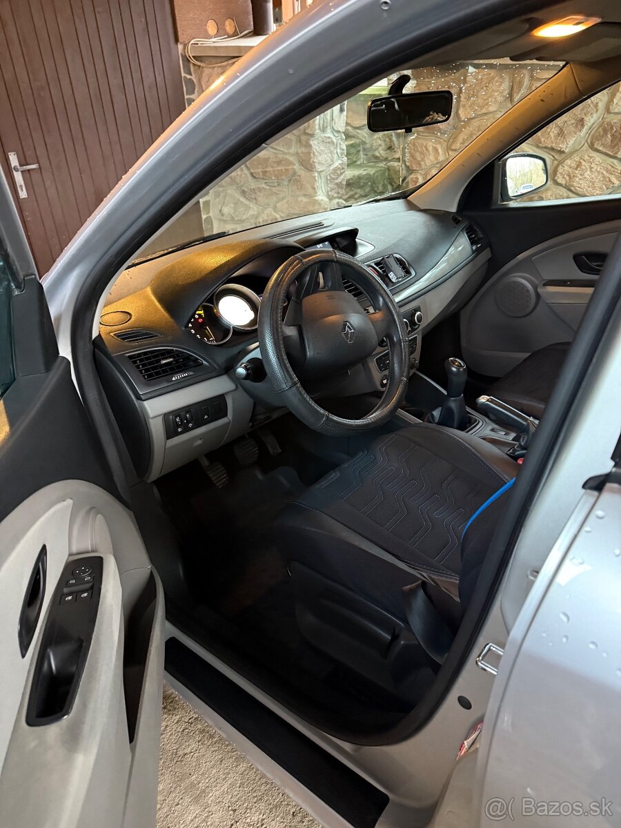 Renault Megane 1.6 74kw 2009 - 9