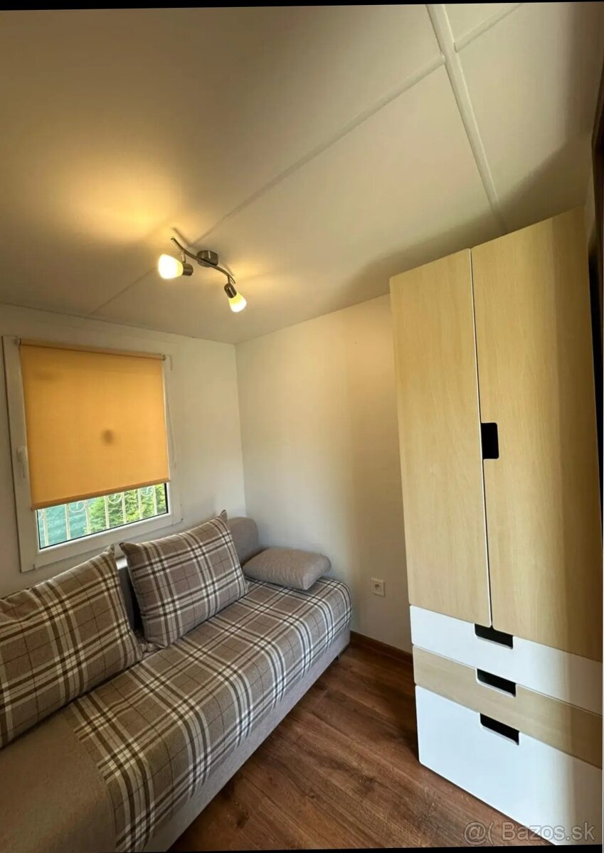 Záhrada s mobilným domom - 9