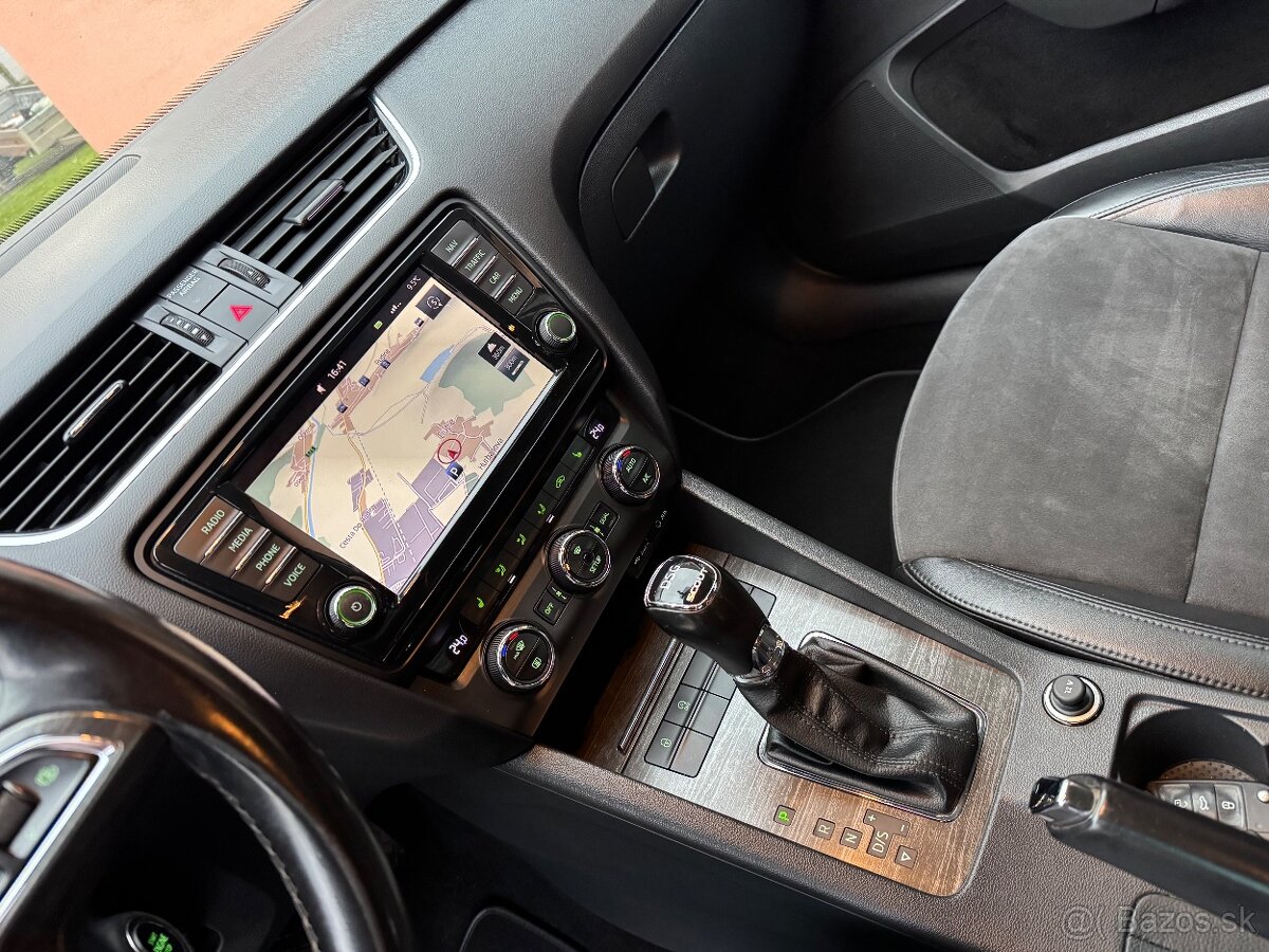 Škoda Octavia Combi SCOUT 2,0 TDI DSG 4x4 135kW Kamera ACC - 9