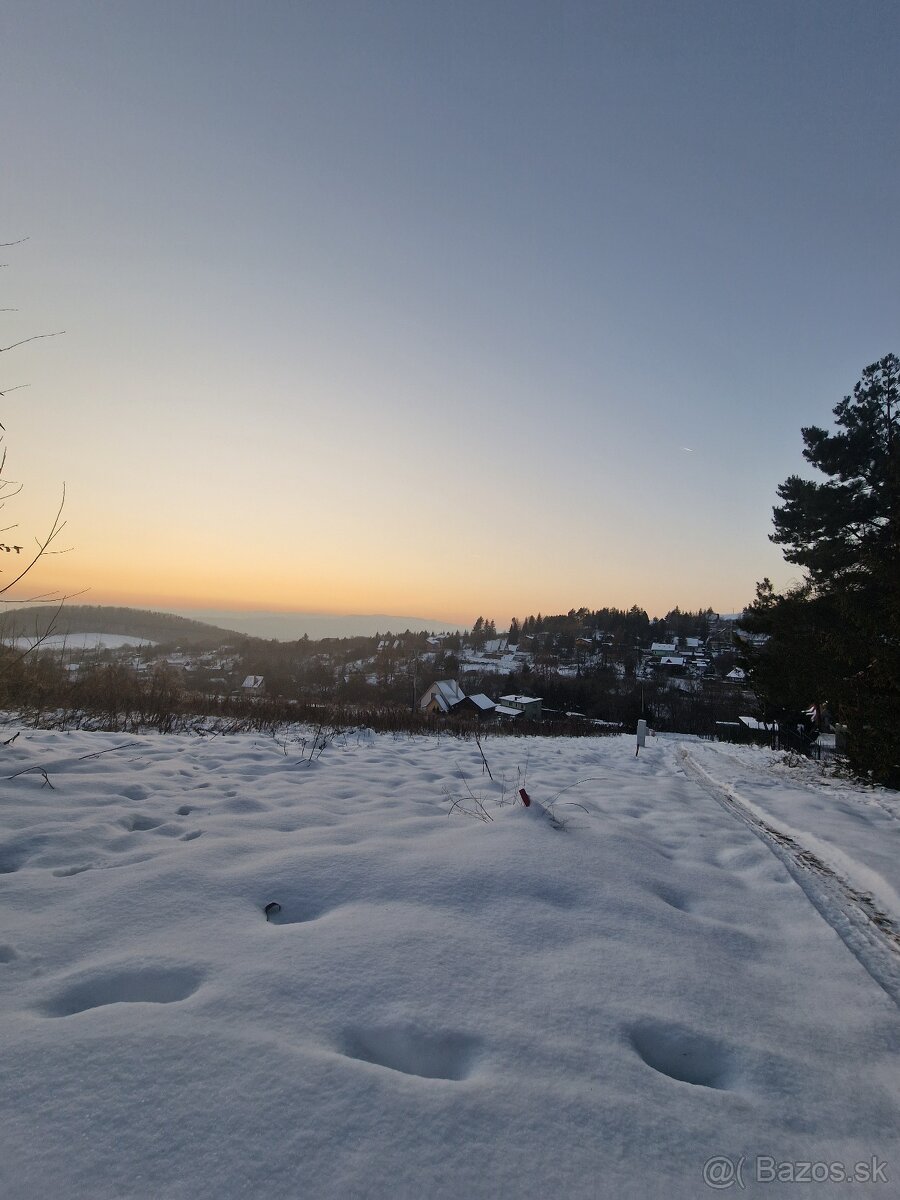 Predám atraktivny pozemok v rekreačnej oblasti Drienica - 9