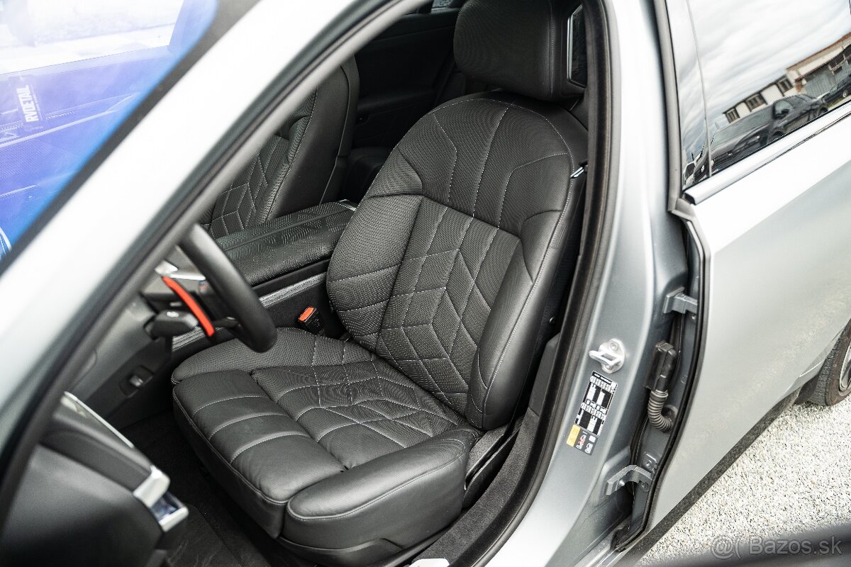 BMW M760e xDrive A/T Na prenájom - 9