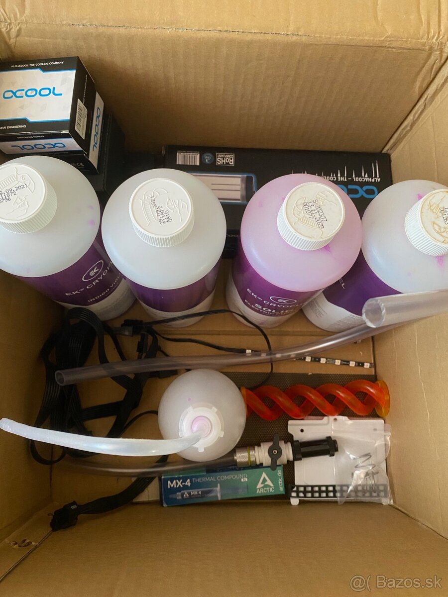 Predám vodou chladený PC + monitor - 9