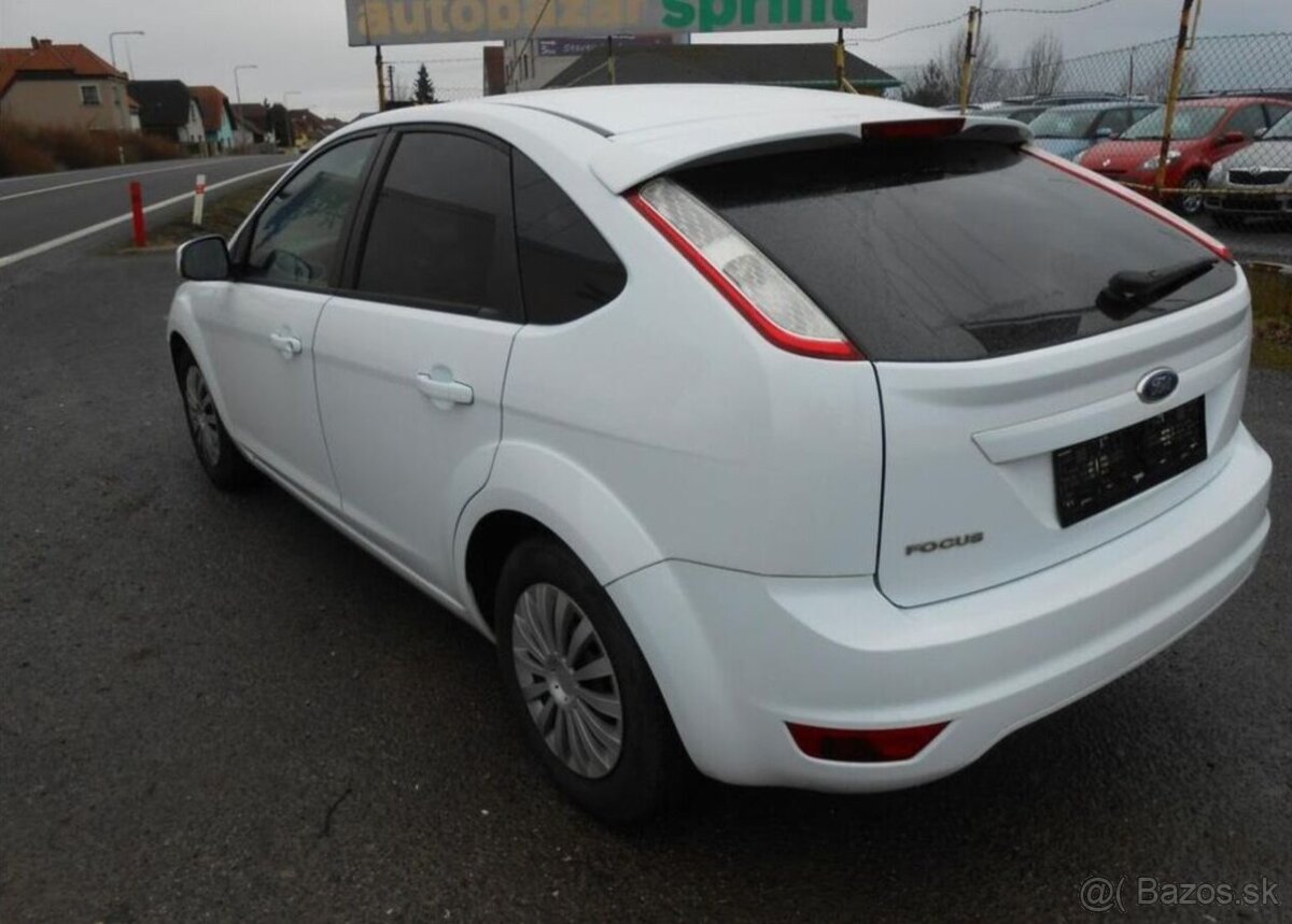Ford Focus 1,6 74 kW KLIMA Serviska benzín - 9