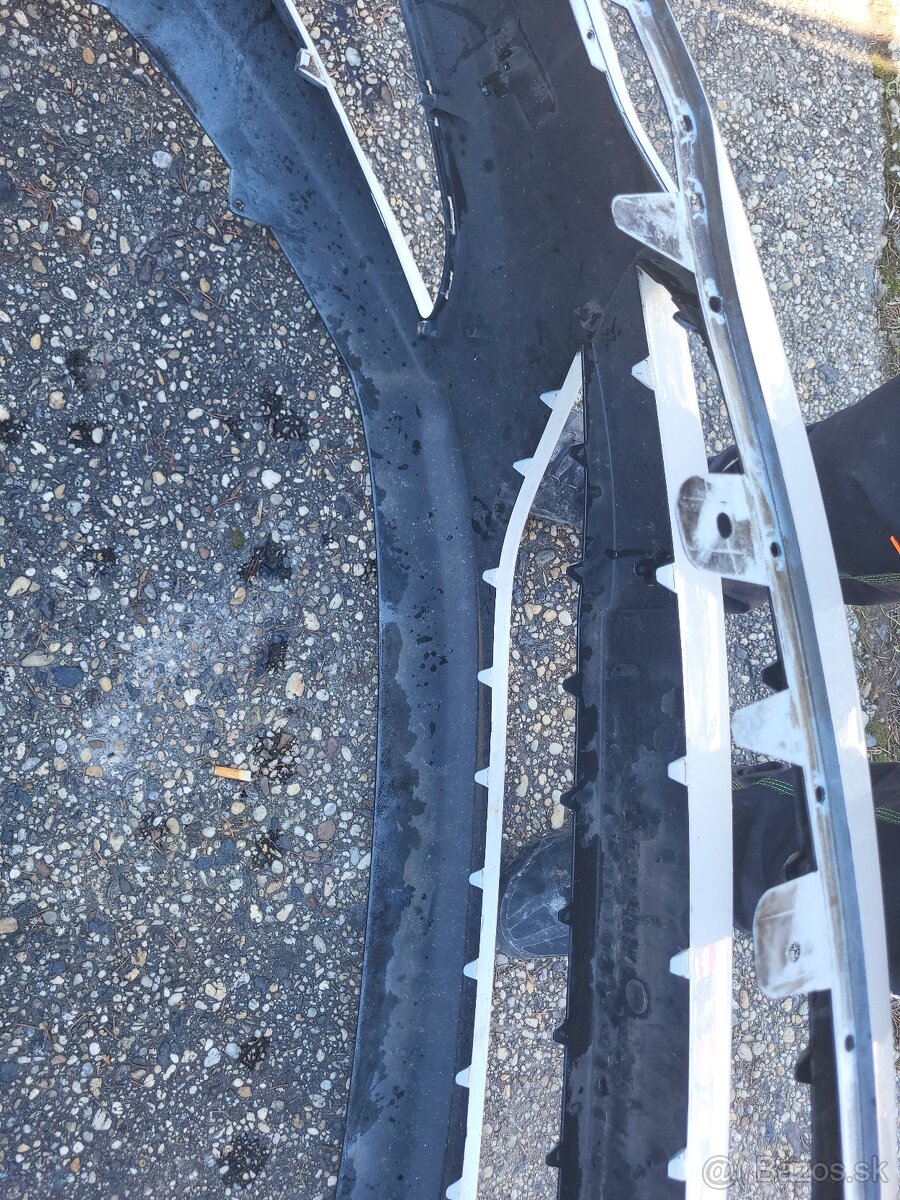 Hyundai i40 predny naraznik 2015 - 9