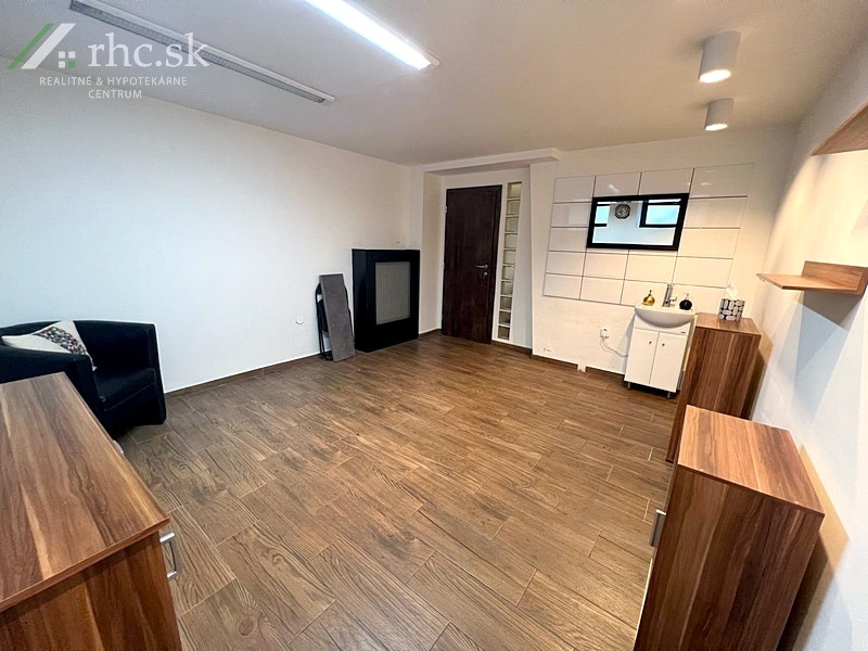 PRENÁJOM KOMERČNÝ PRIESTOR V CENTRE MESTA O VÝMERE 73M2 - SO - 9