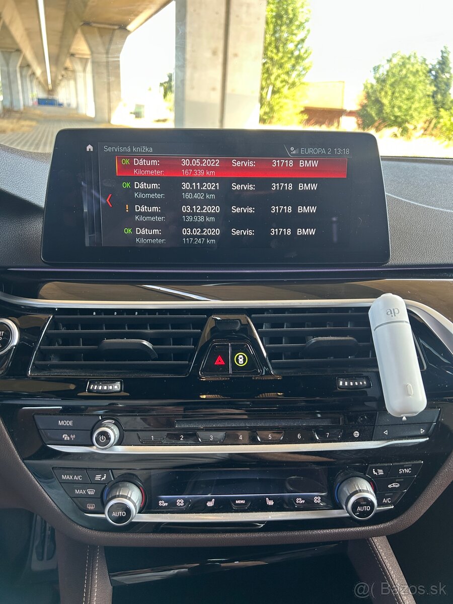 Predám BMW 540i xDrive G30 - 9