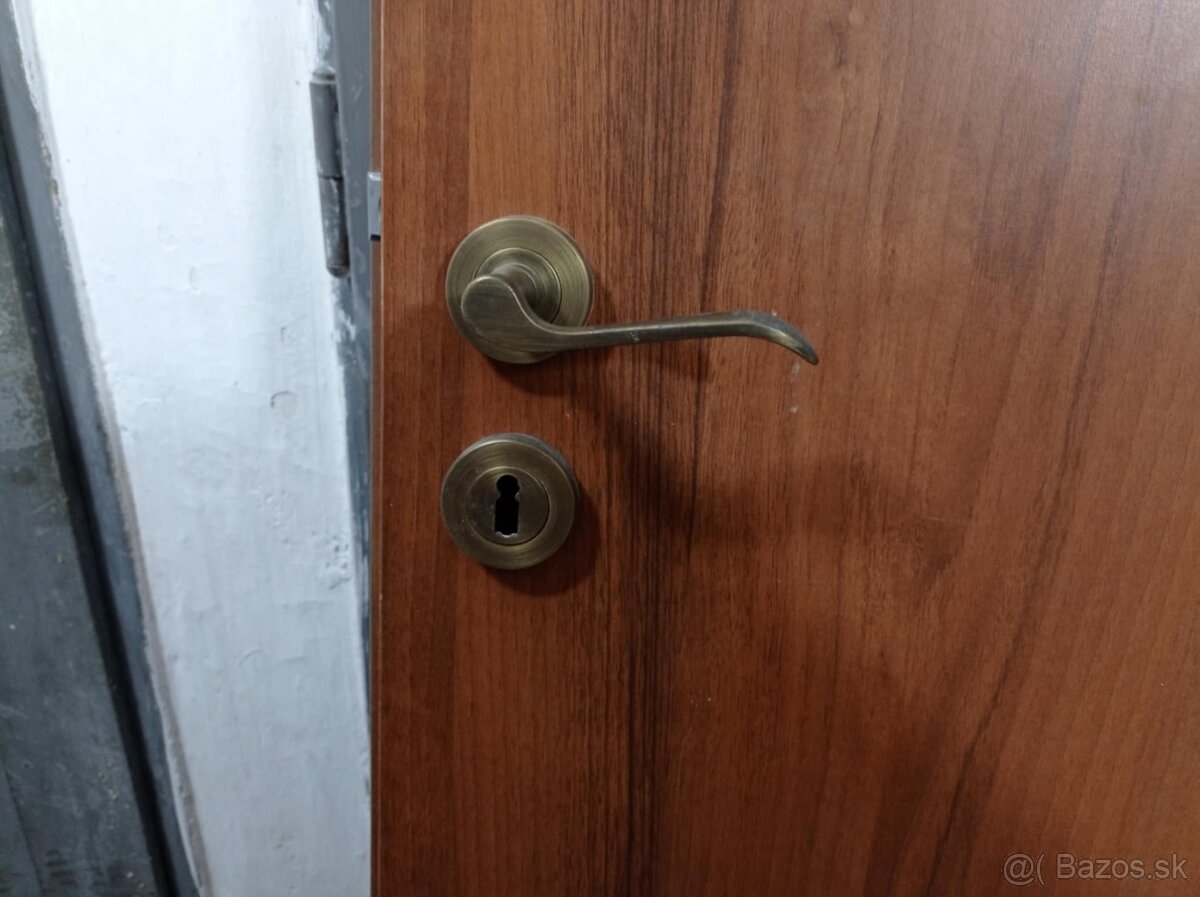 Interiérové dvere s veľkým presklením, presklené dvere ľavé - 9