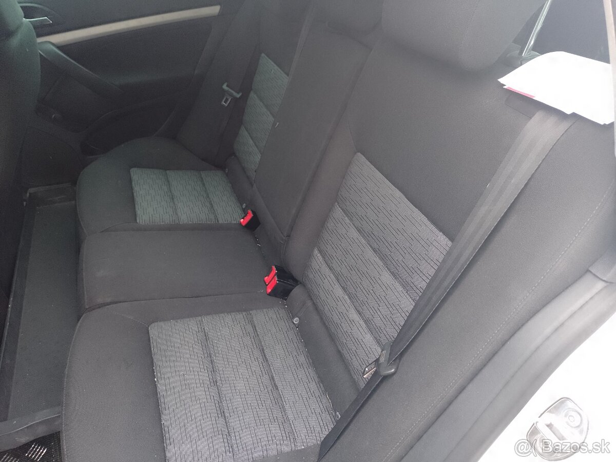 Predám škoda Octavia 2 facelift 1.6 TDI,77 kw. - 9